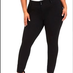 Torrid Studio Premium Ponte Stretch Jegging GUC 18R